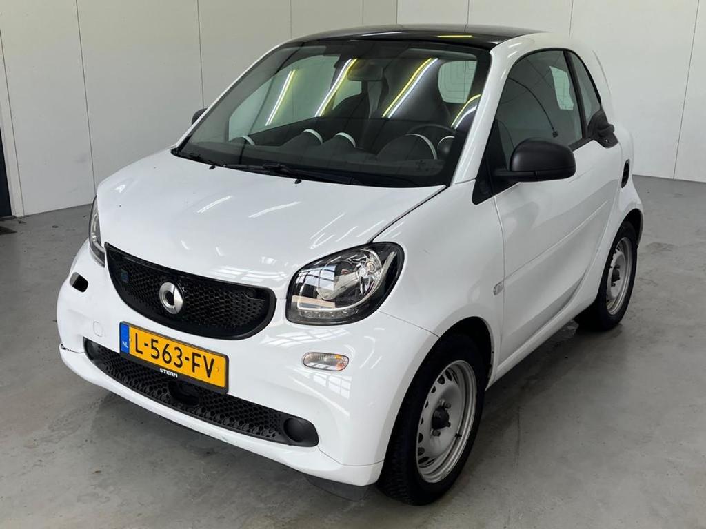 smart fortwo EQ Essential