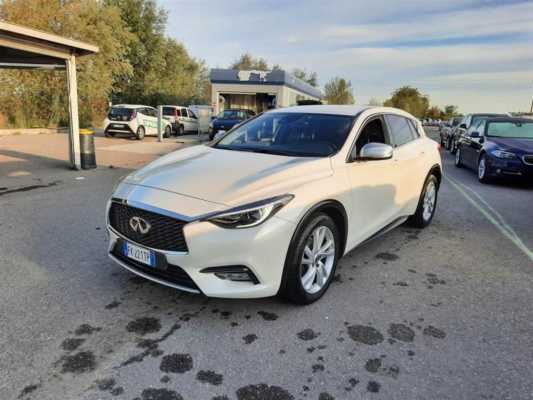 INFINITI Q30 2015 BERLINA 1.5D (80 KW) 7DCT BUSINESS EXECUTIVE