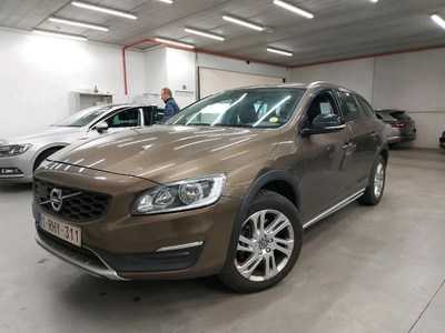 Volvo V60 cross country V60 CROSS COUNTRY D3 150PK MOMENTUM Pack Professional &amp; Winter &amp; IntelliSafe Pro &amp; Electric SunRoof
