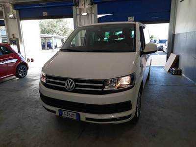 Volkswagen Caravelle 2015 4P TRASPORTO PERSONE 20 TDI 110KW DSG CRUISE PC