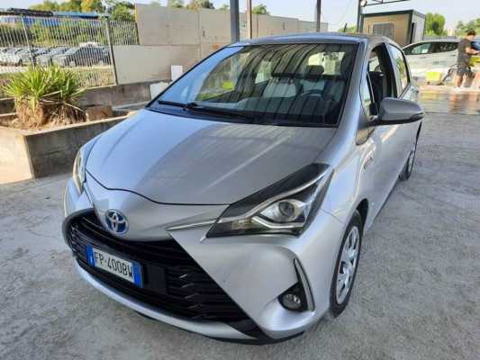 TOYOTA YARIS / 2017 / 5P / BERLINA 1.5 HYBRID ACTIVE