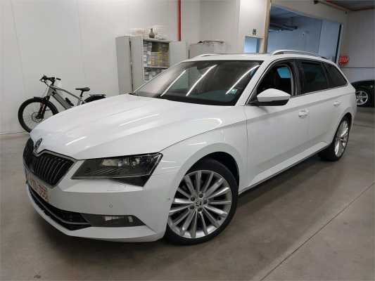 Skoda Superb combi SUPERB COMBI CRTDI 150PK Style Premium & Comfort & Canton Sound & 19 Inch Alloy