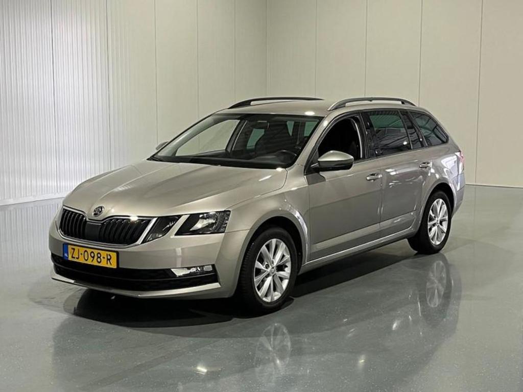 SKODA Octavia Combi Combi 1.5 TSI Automaat Greentech Am..