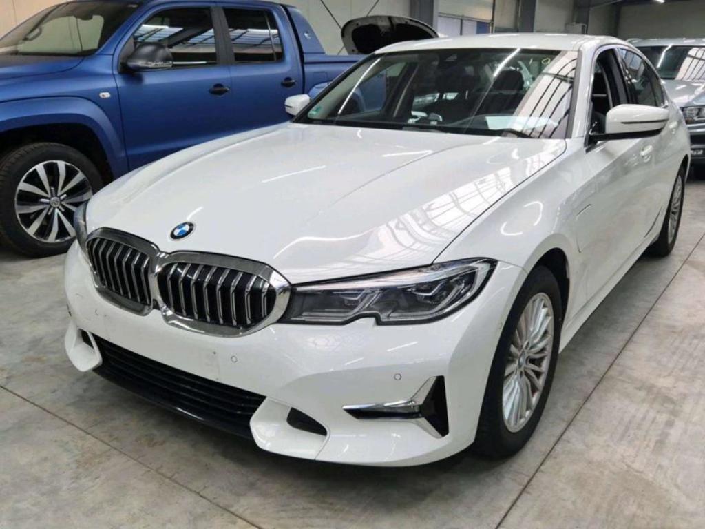 BMW 3ER REIHE 320e Automatik