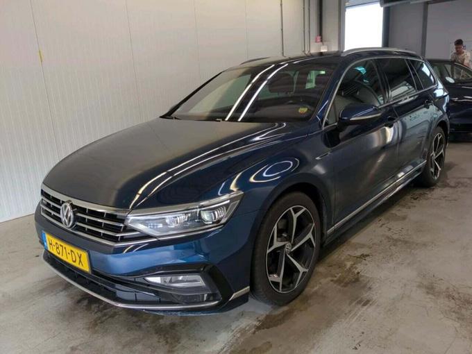 VOLKSWAGEN Passat Variant 1.5 TSI Elegance Business R