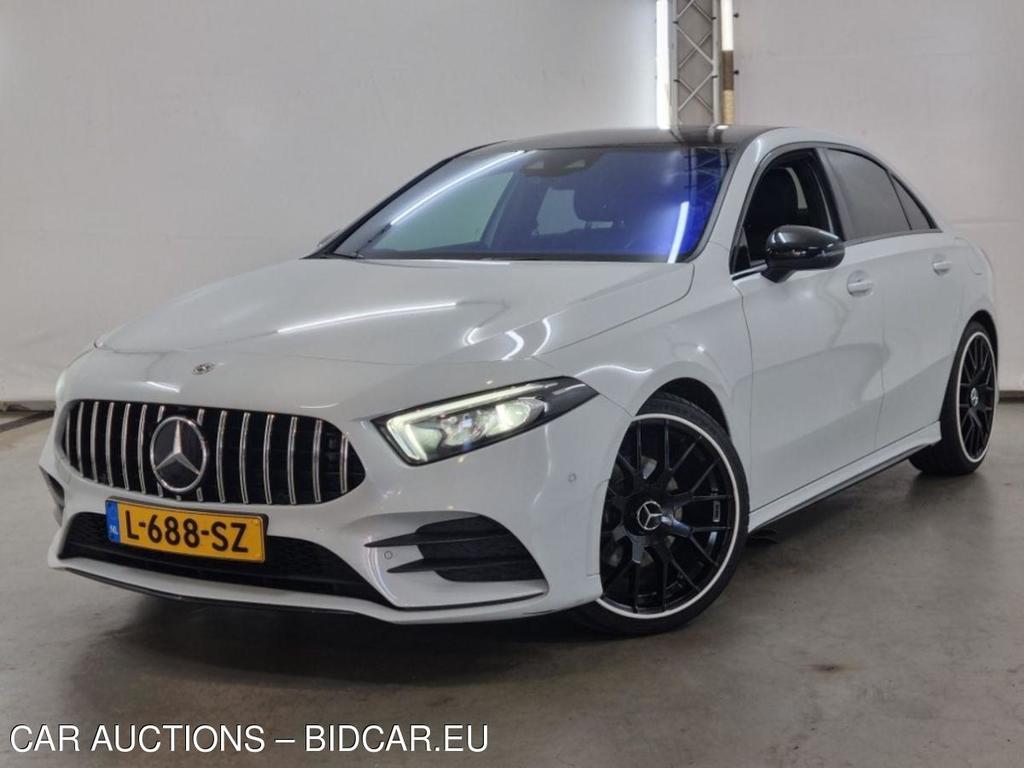 MERCEDES-BENZ A-KLASSE 180 Business Solution AMG