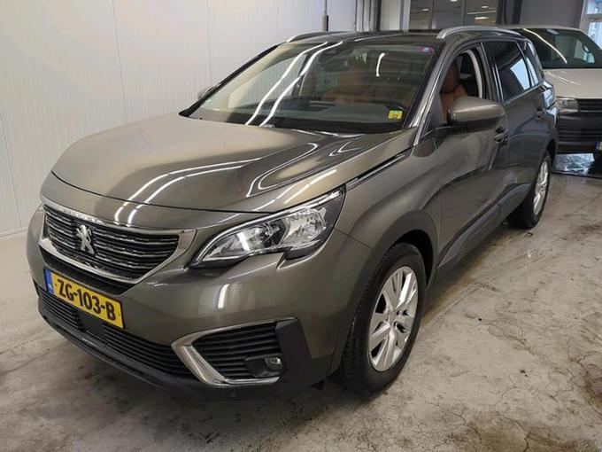 PEUGEOT 5008 1.2 PureTech Blue Lease Executive