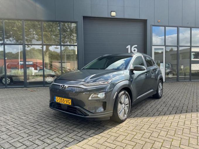 Hyundai Kona EV Premium 64 kWh