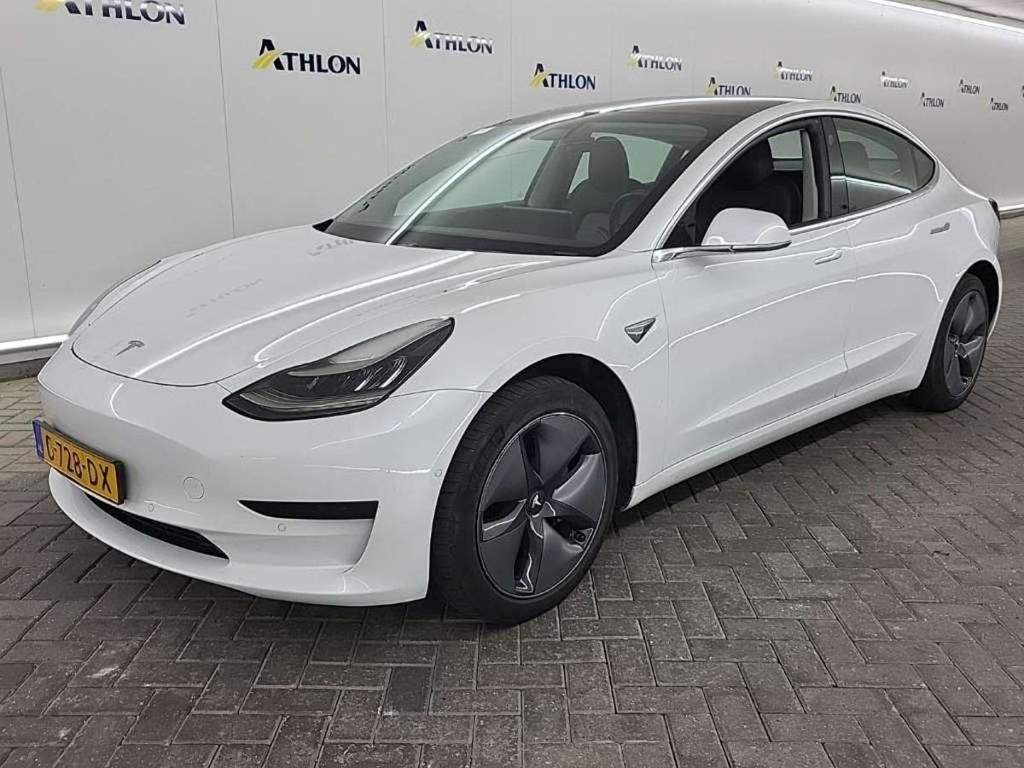 Tesla Model 3 Standard Range Plus RWD 4D 211kW