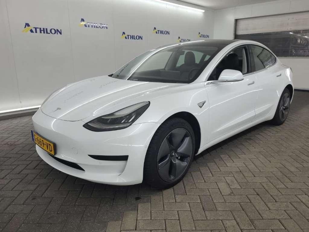 Tesla Model 3 Standard Range Plus RWD 4D 225kW