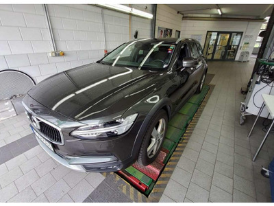 Volvo V90 Cross Country  Basis AWD 2.0  140KW  AT8  E6dT