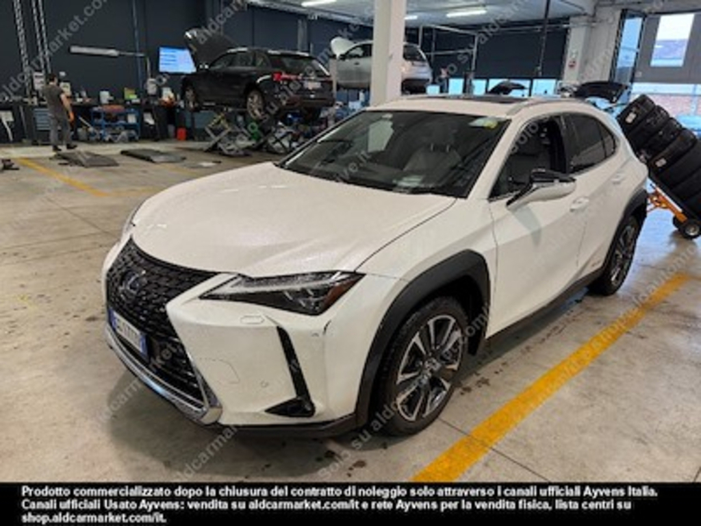 Lexus UX hybrid luxury 4wd -