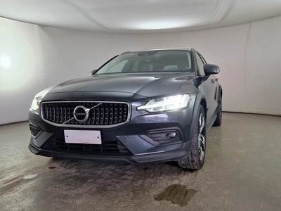 VOLVO V60 CROSS COUNTRY / 2018 / 5P / STATION WAGON D4 AWD GEARTR. CR. COUNTRY BUSINESS PLUS