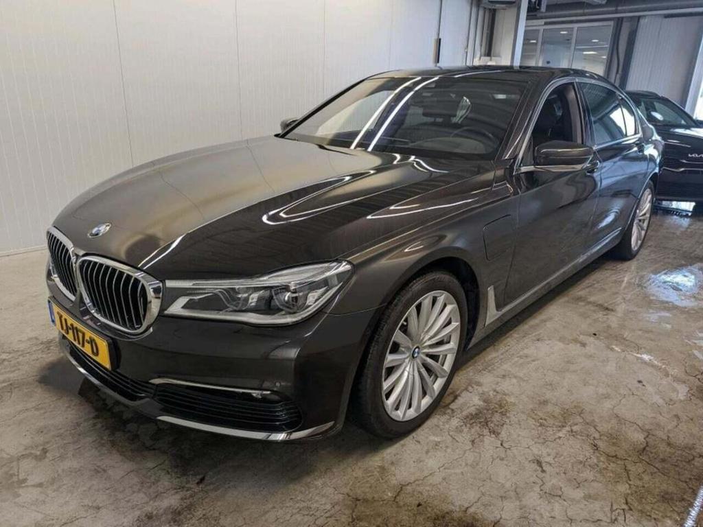 BMW 7-serie 740Le iPer High Exec