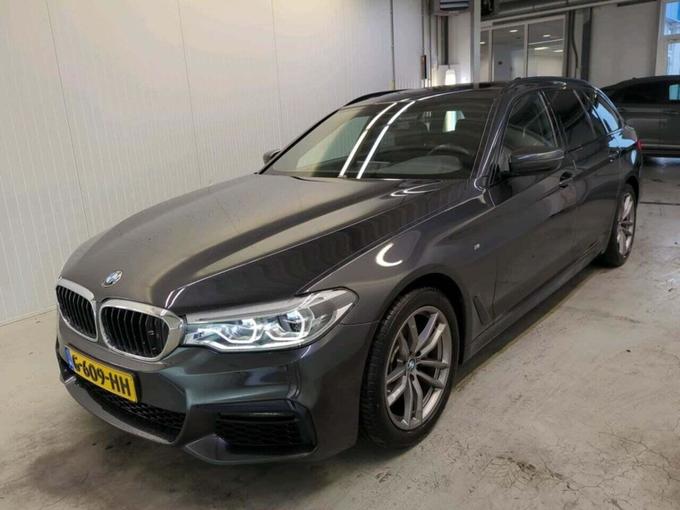 BMW 5-serie Touring 520i High Ex. Ed.