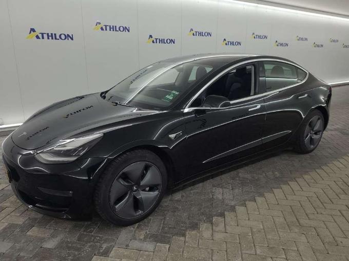 Tesla Model 3 Long Range Dual Motor AWD 4D 335kW