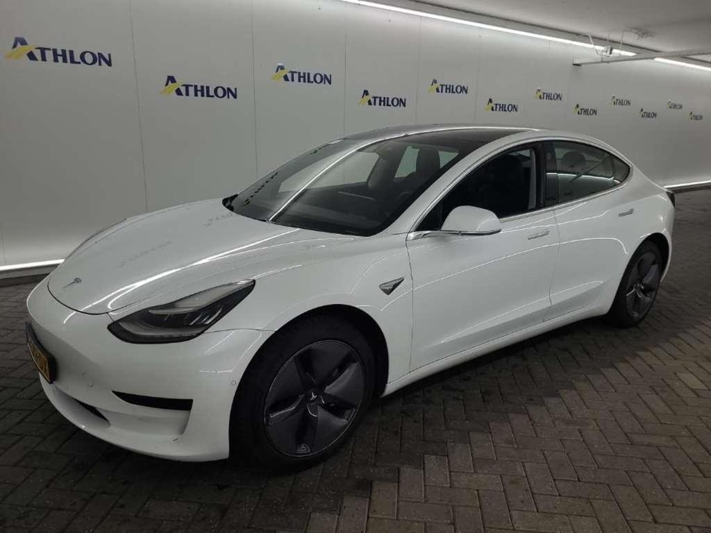 Tesla Model 3 Standard Range Plus RWD 4D 211kW