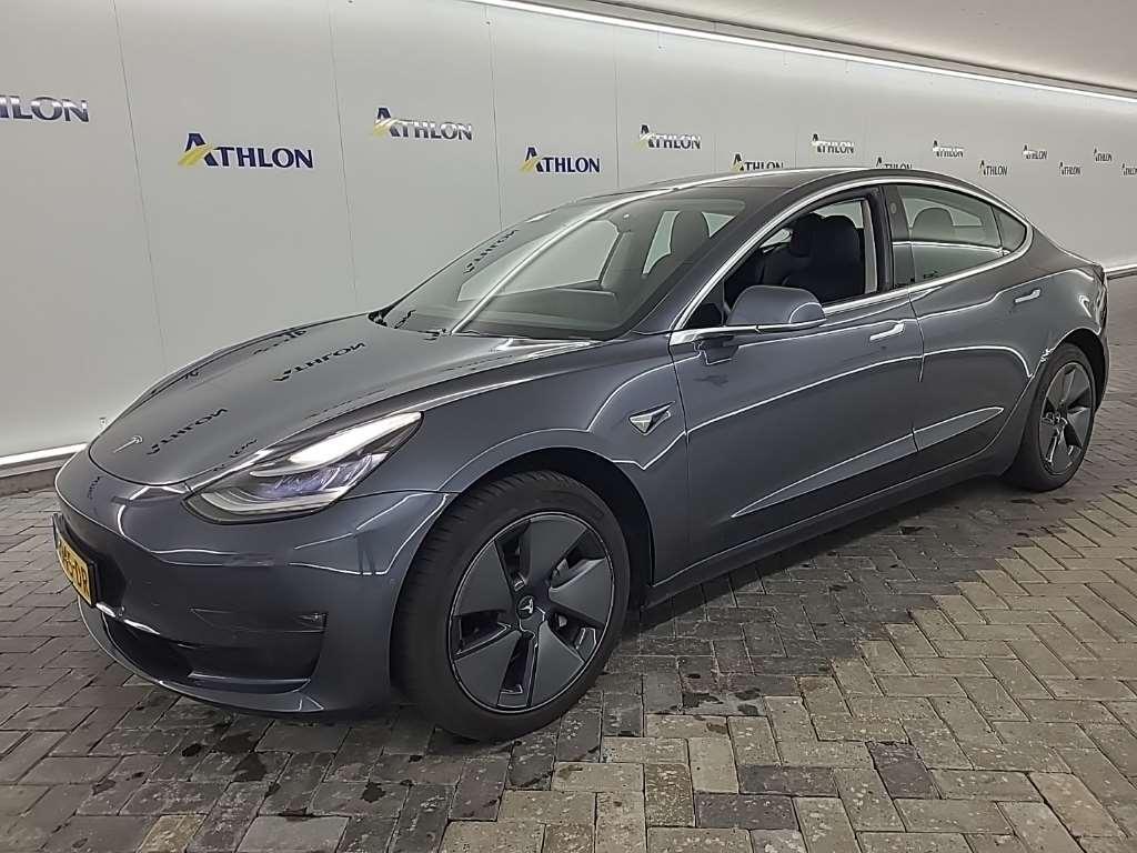 Tesla Model 3 Standard Range Plus RWD 4D 211kW