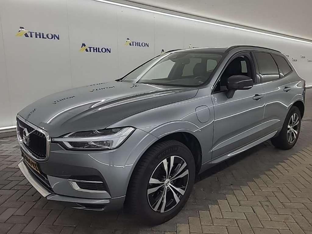 VOLVO XC60 T8 Twin Engine AWD Hybrid Momentum Pro 5D 28..