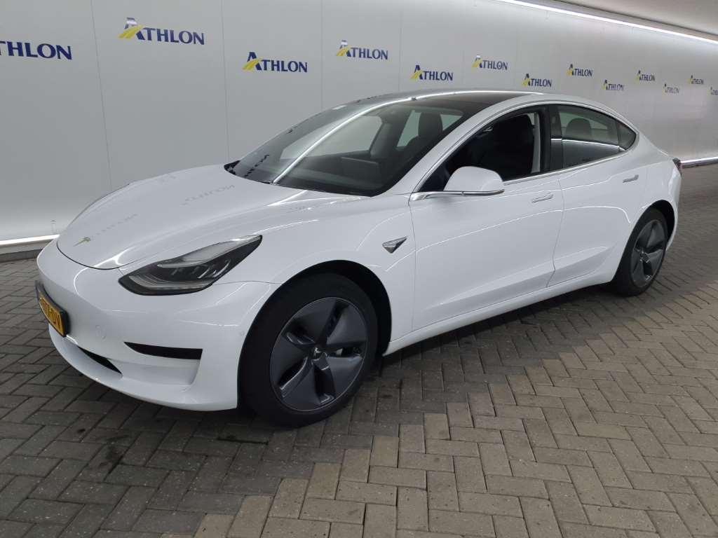 Tesla Model 3 Standard Range Plus RWD 4D 211kW