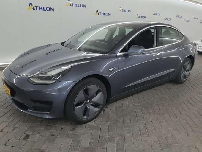 Tesla Model 3 Standard Range Plus RWD 4D 211kW