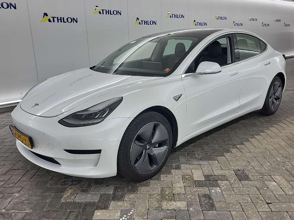 Tesla Model 3 Standard Range Plus RWD 4D 211kW