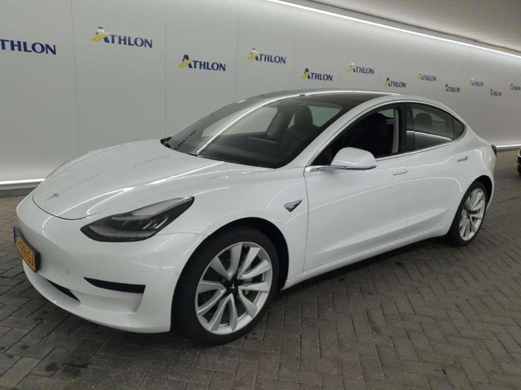 Tesla Model 3 Standard Range Plus RWD 4D 211kW