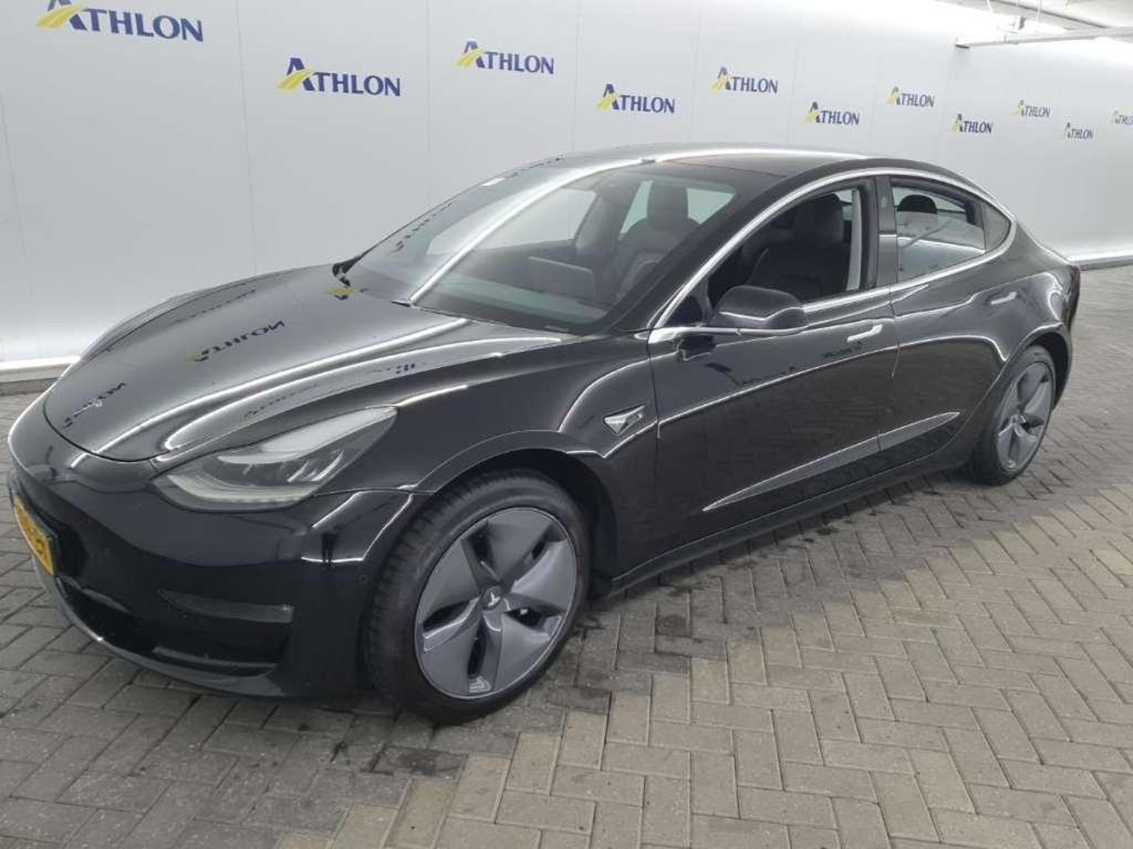 Tesla Model 3 Standard Range Plus RWD 4D 211kW