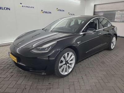 Tesla Model 3 Standard Range Plus 4D 211kW