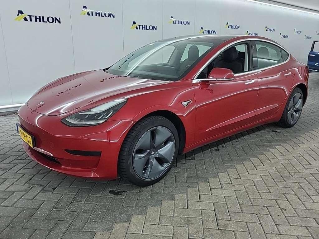 Tesla Model 3 Standard Range Plus RWD 4D 211kW