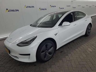 Tesla Model 3 Standard Range Plus RWD 4D 211kW