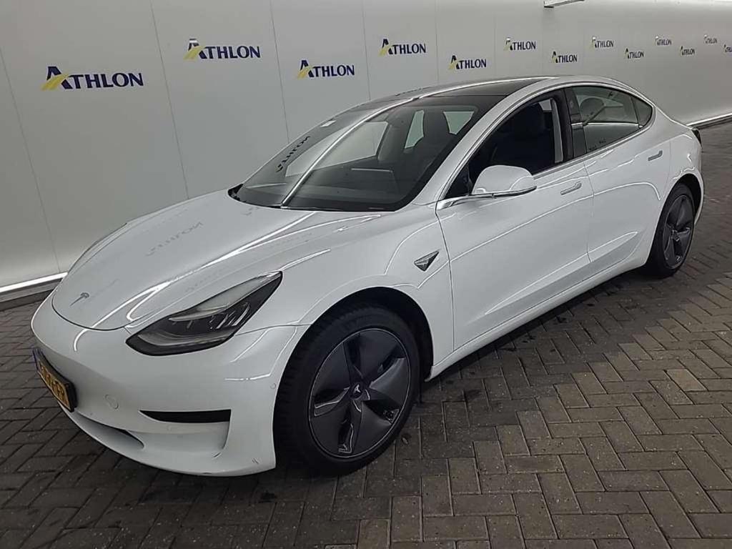 Tesla Model 3 Standard Range Plus RWD 4D 211kW