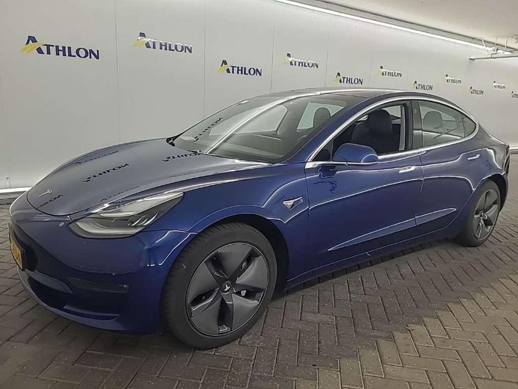 Tesla Model 3 Standard Range Plus RWD 4D 211kW