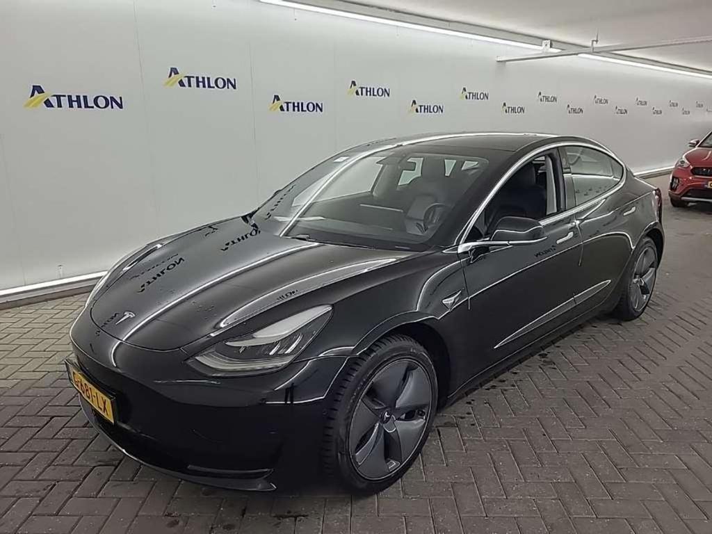 Tesla Model 3 Standard Range Plus RWD 4D 211kW