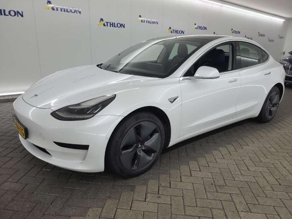 Tesla Model 3 Standard Range Plus RWD 4D 211kW