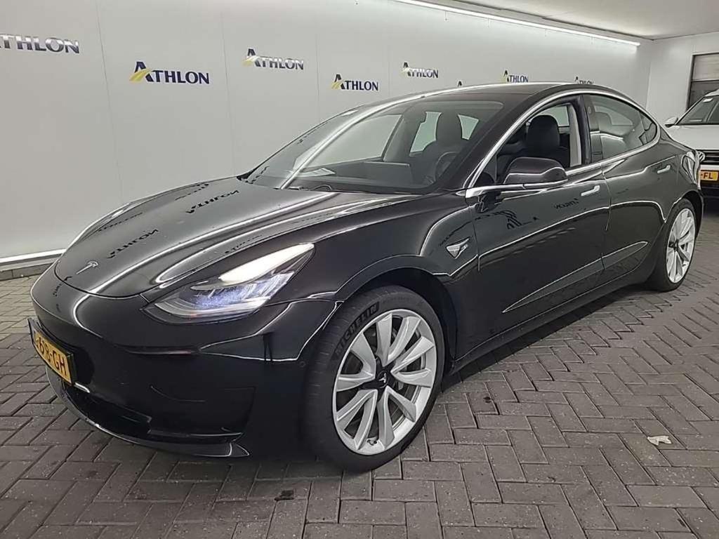 Tesla Model 3 Standard Range Plus RWD 4D 211kW