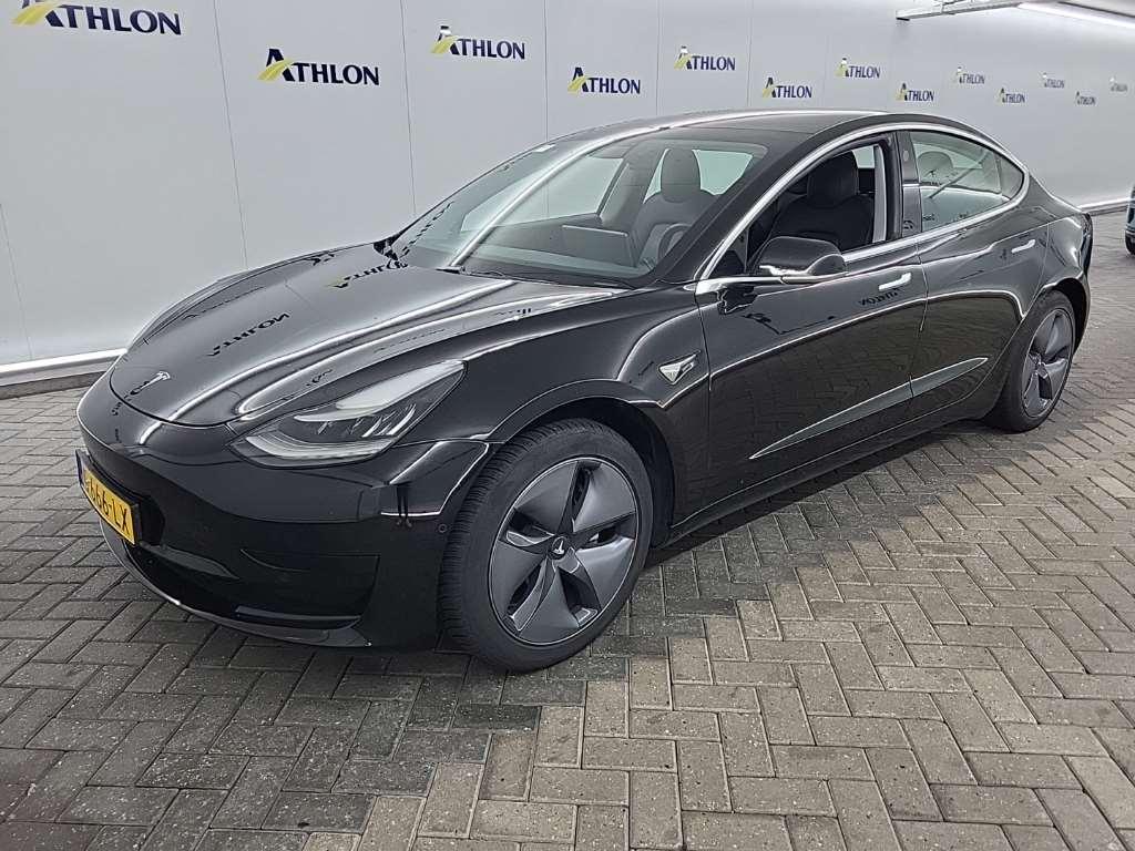 Tesla Model 3 Standard Range Plus RWD 4D 211kW