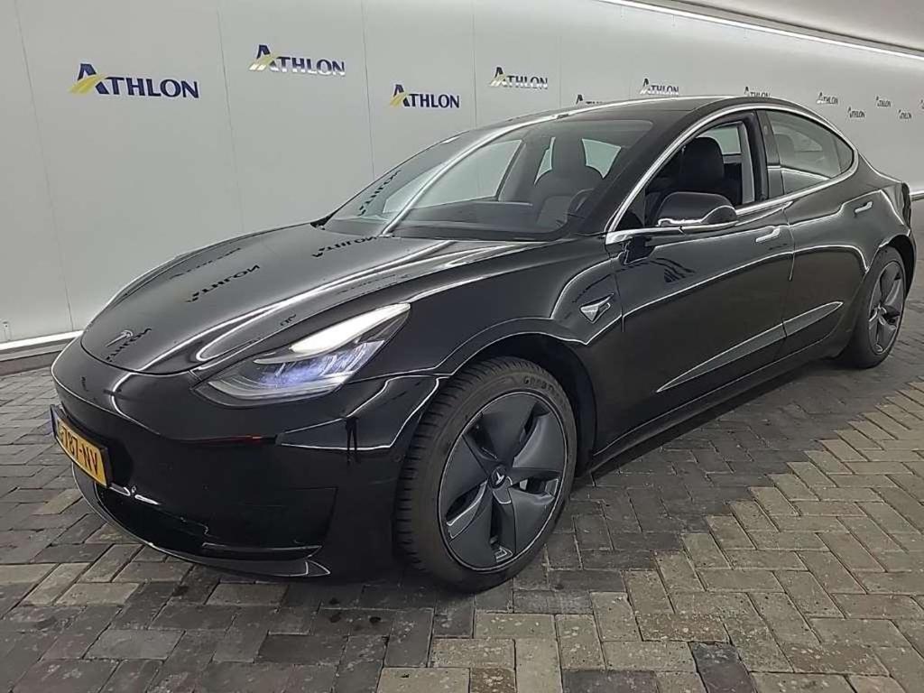 Tesla Model 3 Standard Range Plus RWD 4D 211kW