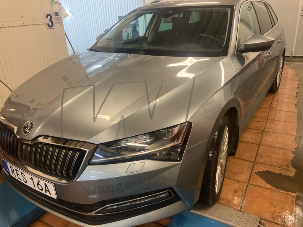 SKODA SUPERB IV KOMBI 1.4 PLUG-IN HYBRID SUPERB IV KOMB..