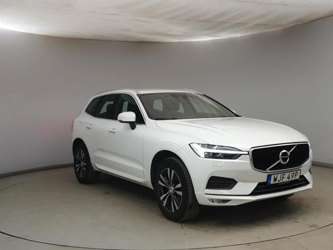 VOLVO XC60 B5 AWD MOMENTUM ADVANCED SE XC60 B5 AWD MOME..