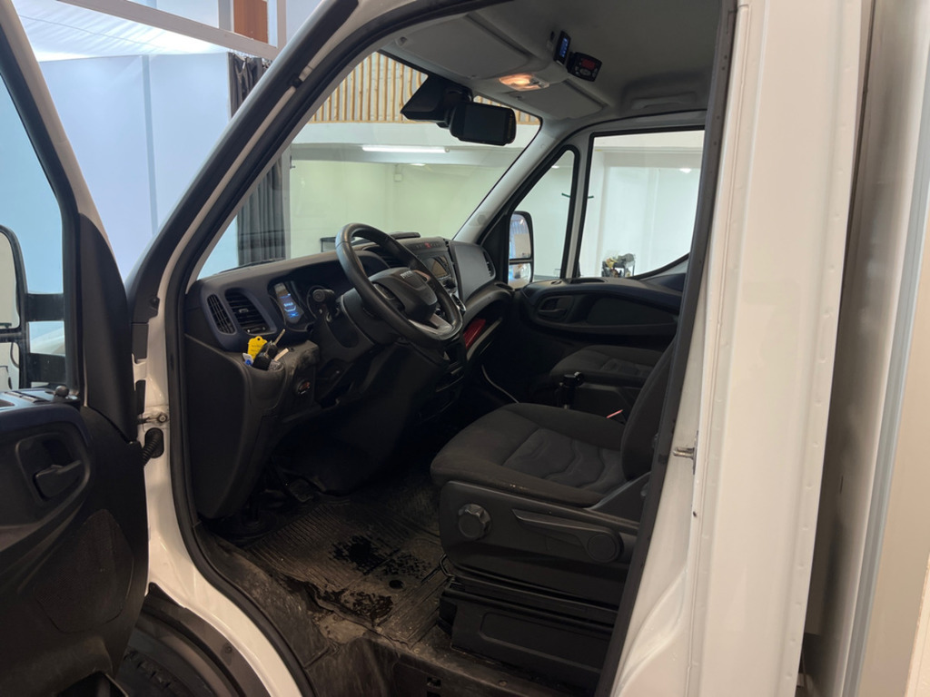 IVECO DAILY 35-140 CHASSI CAB 2.3 JTD HI-MATIC DAILY 35..