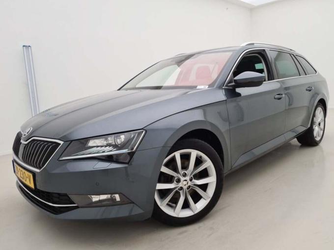 SKODA Superb Combi 2.0 TDI Sportline Business DSG