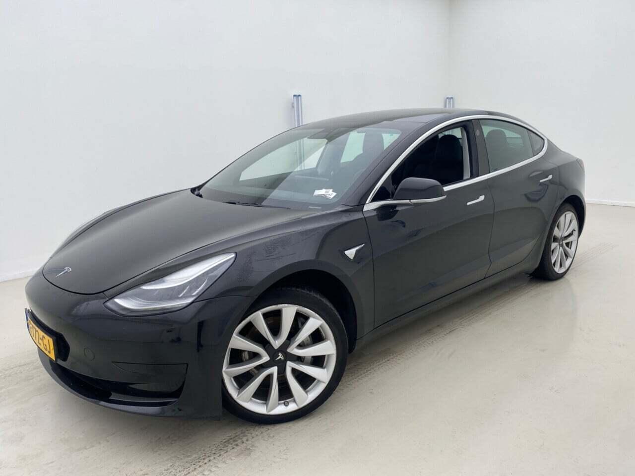 Tesla Model 3 Standard RWD Plus 60 kWh