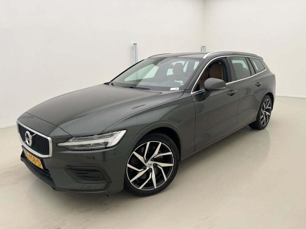 VOLVO V60 2.0 T5 Momentum Pro AUT