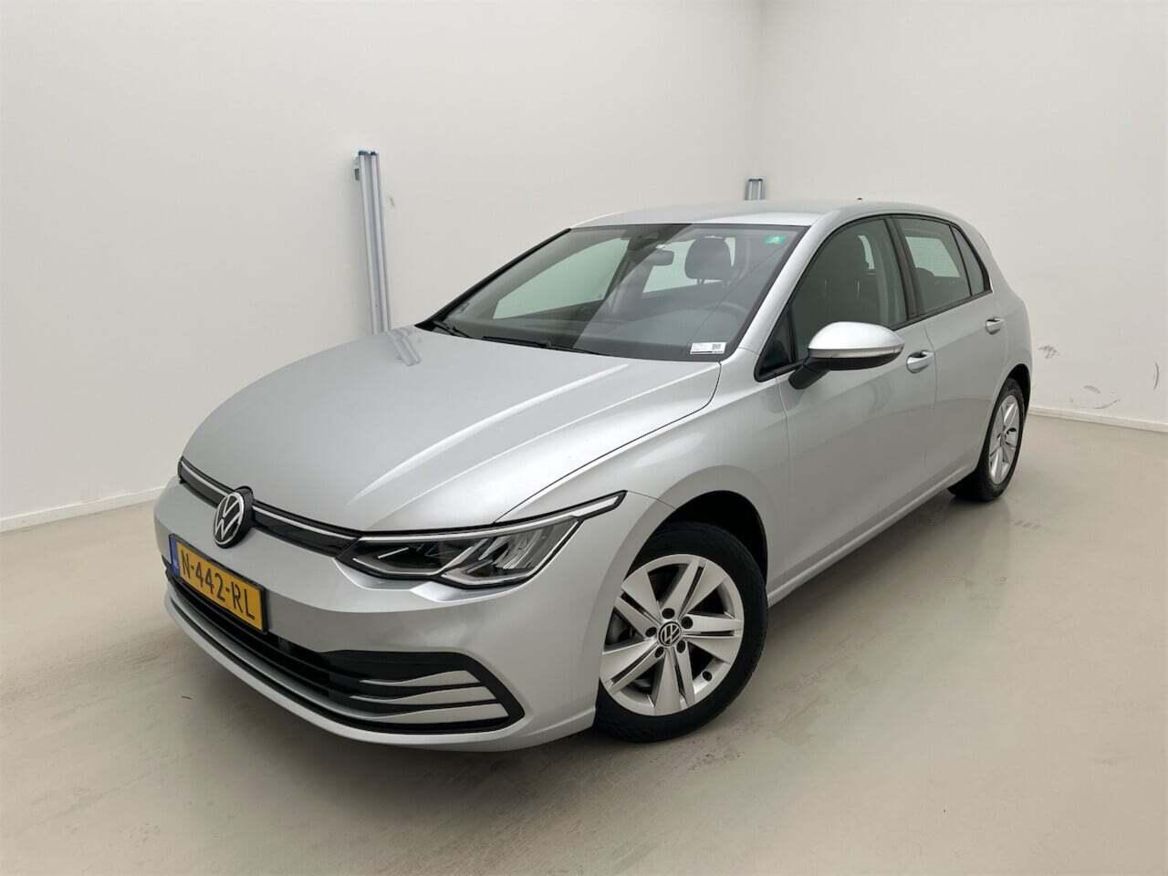 VOLKSWAGEN GOLF 1.0 eTSI Life DSG