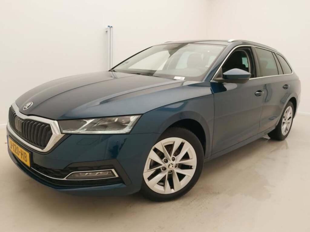 SKODA Octavia Combi 1.5 TSI First Edition