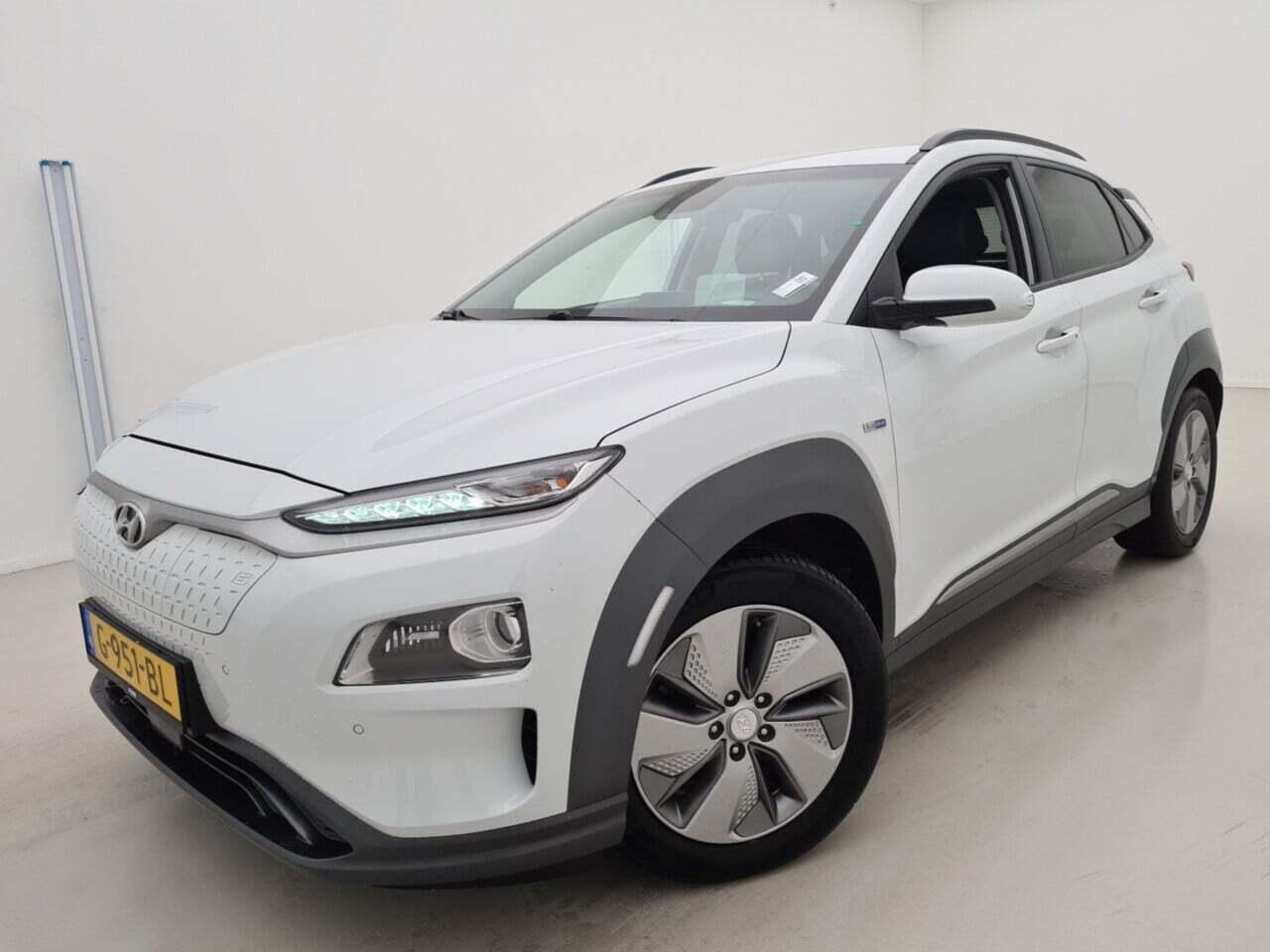 Hyundai Kona EV Premium 64 kWh