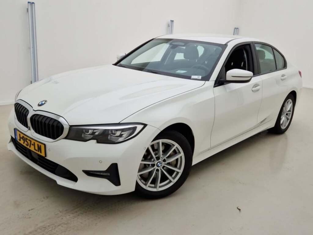 BMW 3-Serie Sedan 330i High Executive