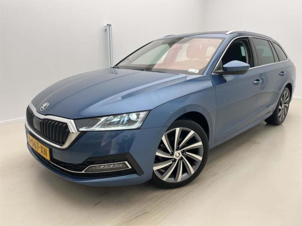 SKODA Octavia Combi 1.5 TSI First Edition