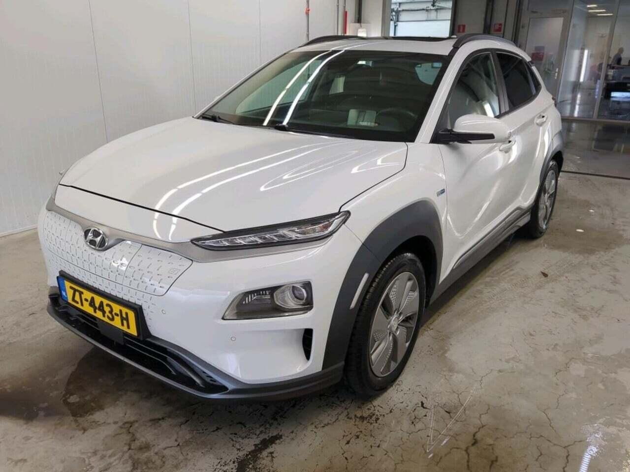 Hyundai Kona EV Premium 64 kWh